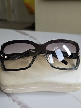 CHANEL Women's Black Gradient Oversized Sunglasses